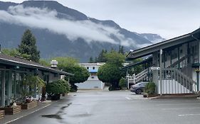 Slumber Lodge